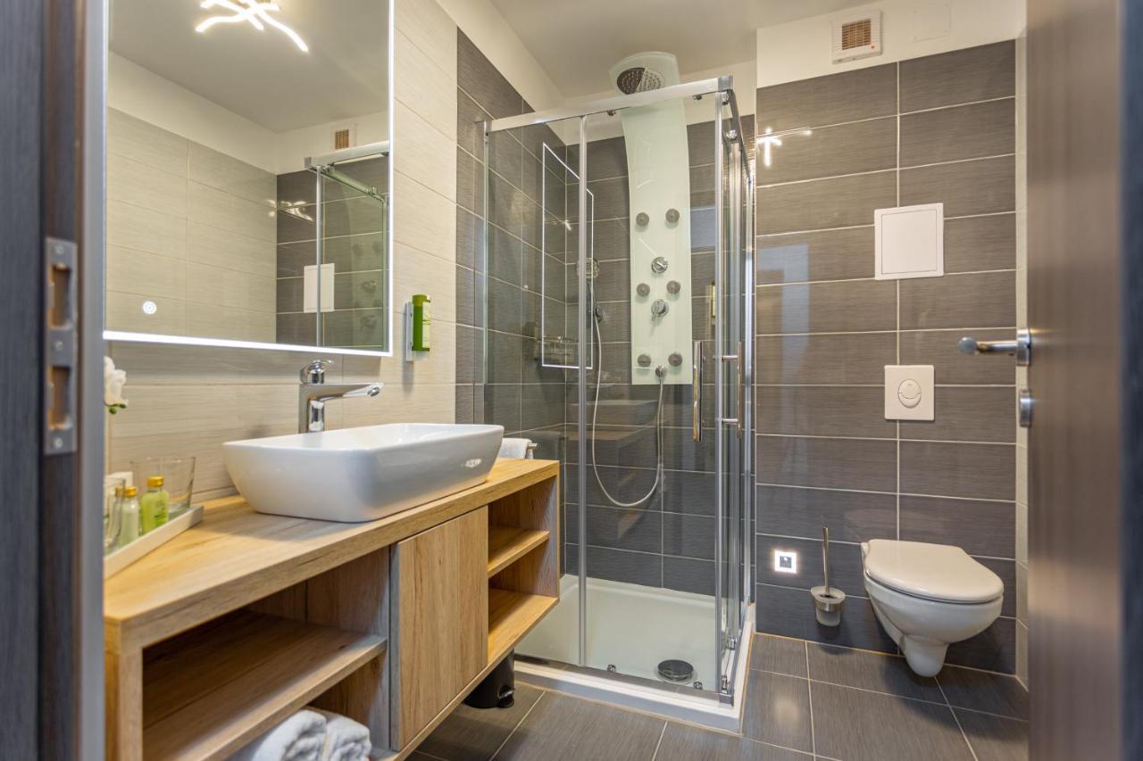 Viktoria Apartman Дьюла Экстерьер фото