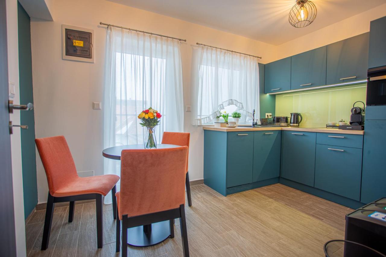 Viktoria Apartman Дьюла Экстерьер фото