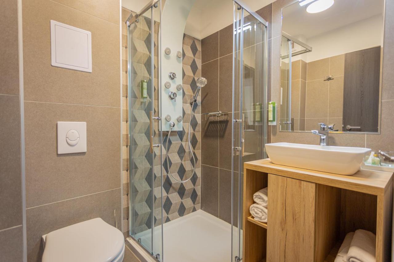 Viktoria Apartman Дьюла Экстерьер фото