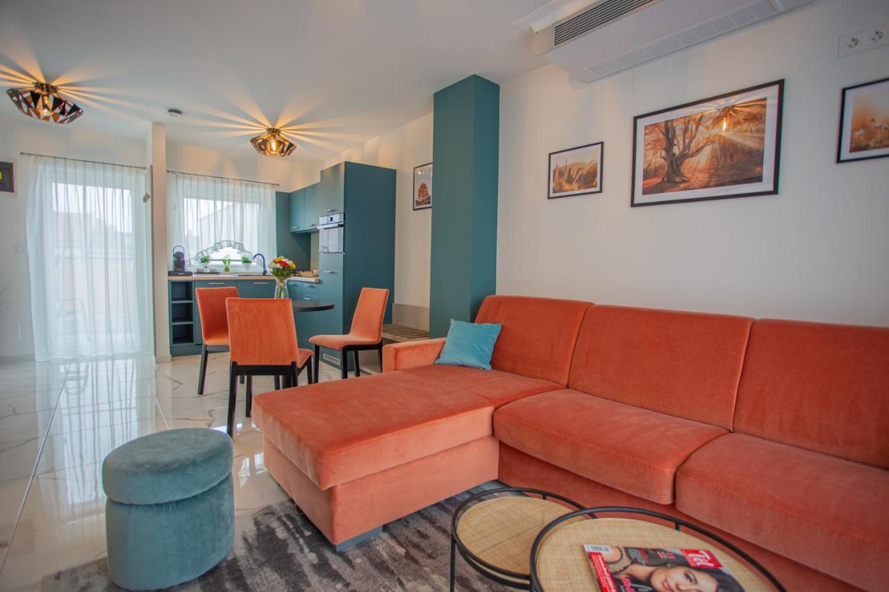 Viktoria Apartman Дьюла Экстерьер фото