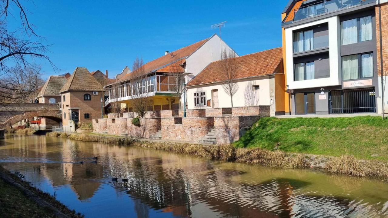 Viktoria Apartman Дьюла Экстерьер фото