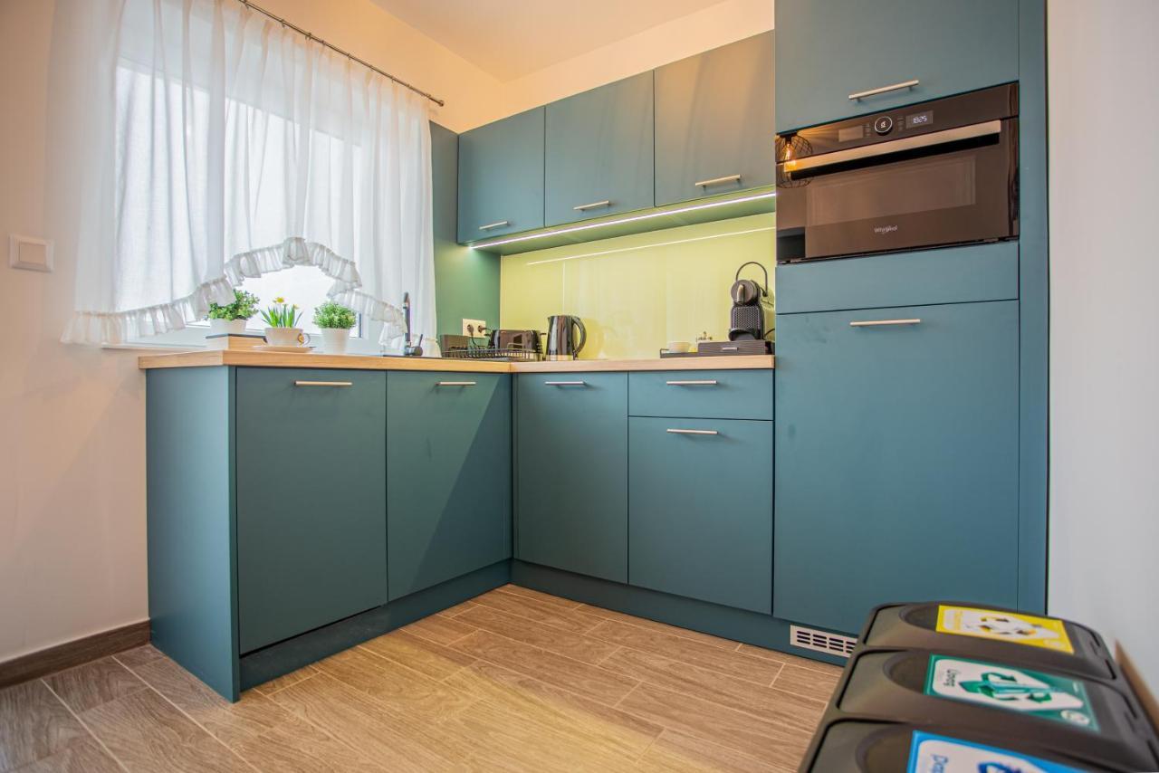 Viktoria Apartman Дьюла Экстерьер фото