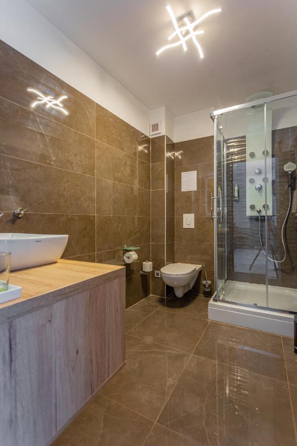 Viktoria Apartman Дьюла Экстерьер фото